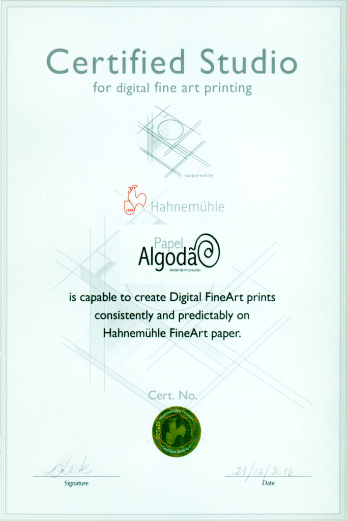 O papel Algodão é um estudio certificado Hahnemuhle e entrega a seus clientes impressões de altíssima qualidade